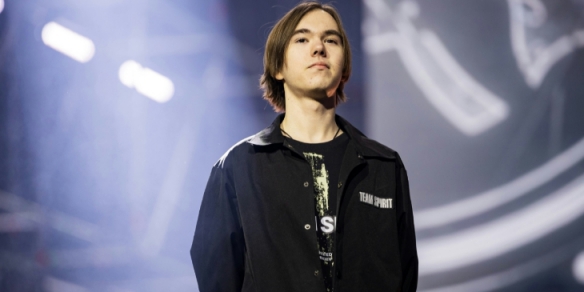 充满悬念 充满悬念